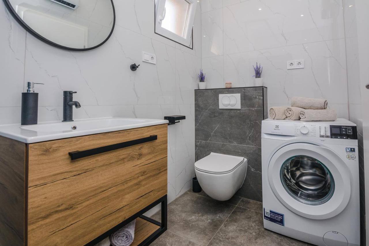 Lovely M&k In Peaceful Area - Apartment Zadar