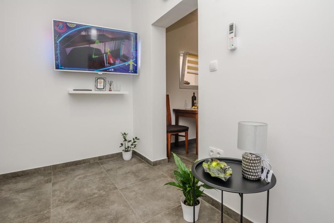 Lovely M&k In Peaceful Area - Apartament *
