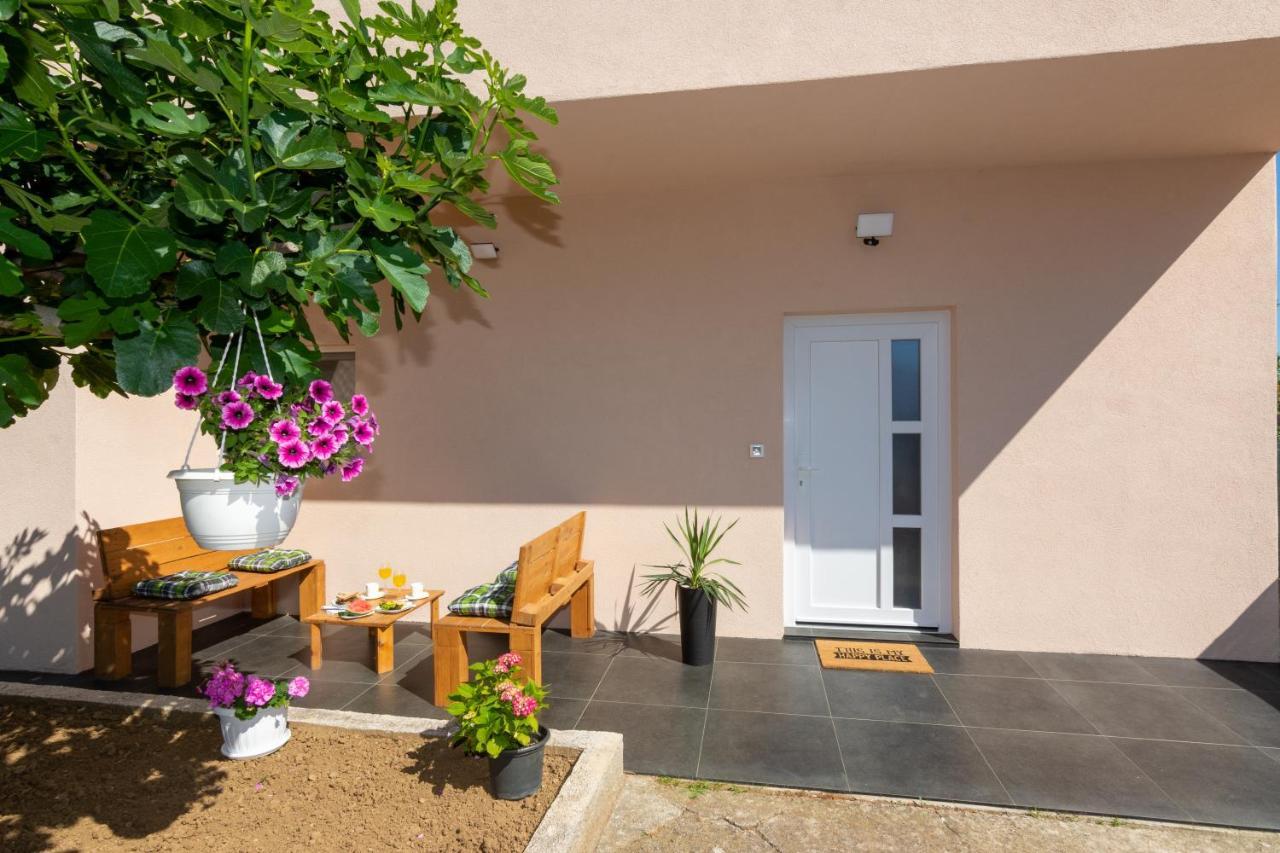 Lovely M&k In Peaceful Area - Apartament *