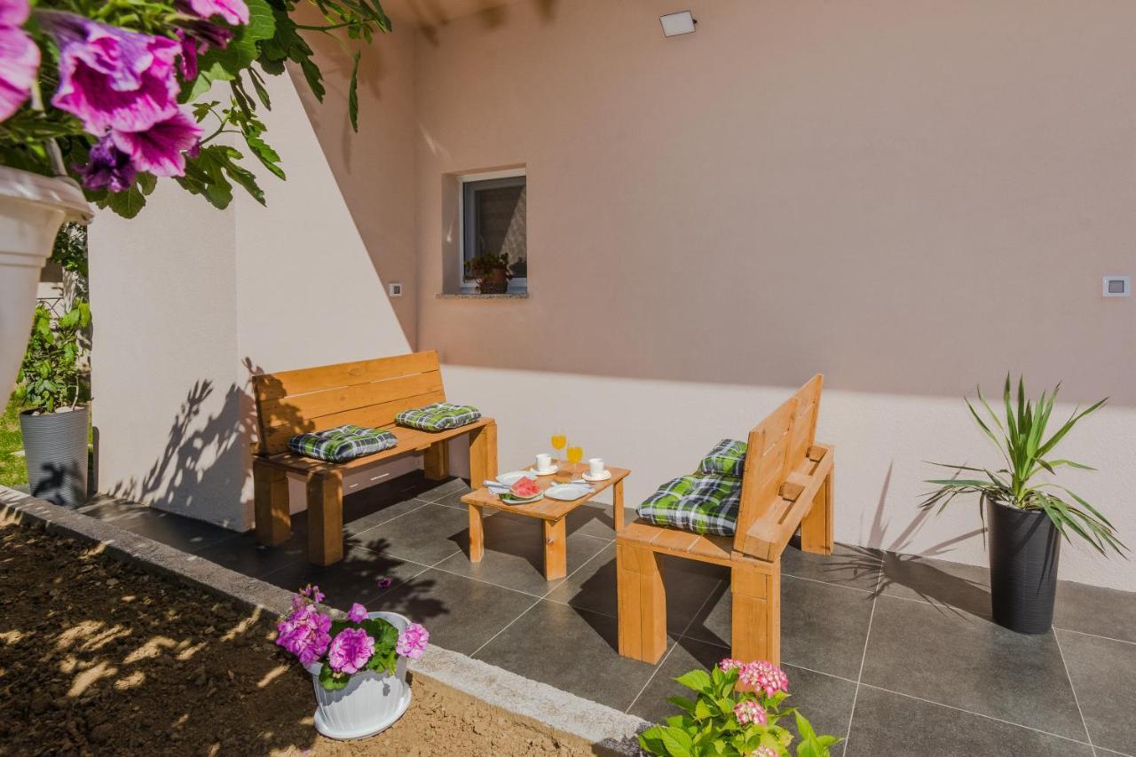 Lovely M&k In Peaceful Area -